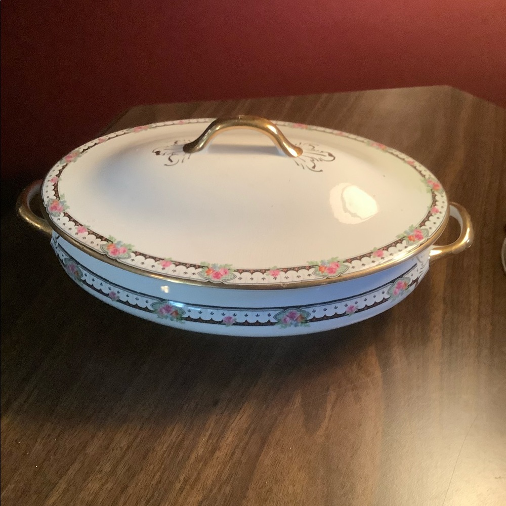 Antique ELPCO East Liverpool Company soup tureen